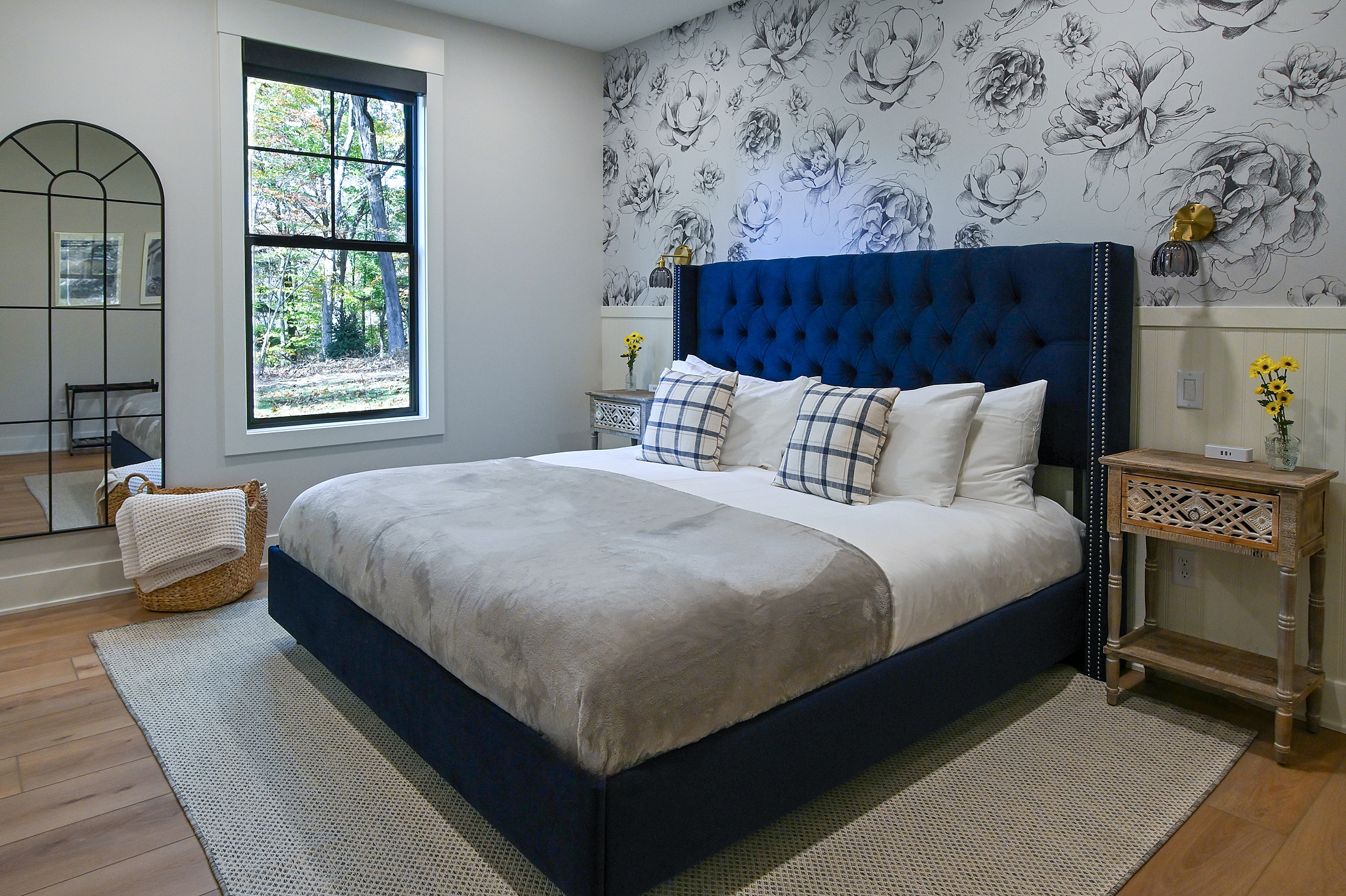 the gambrel peony en suite bed
